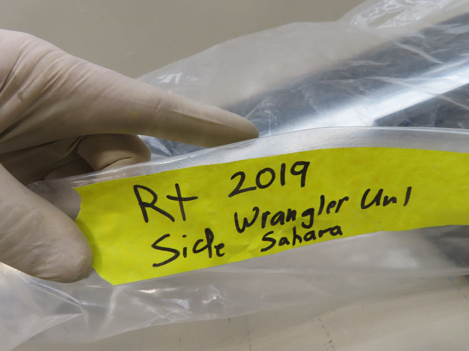 2018-2023 JEEP WRANGLER SAHARA RIGHT PASSENGER SIDE RUNNING BOARD OEM 4 DOOR