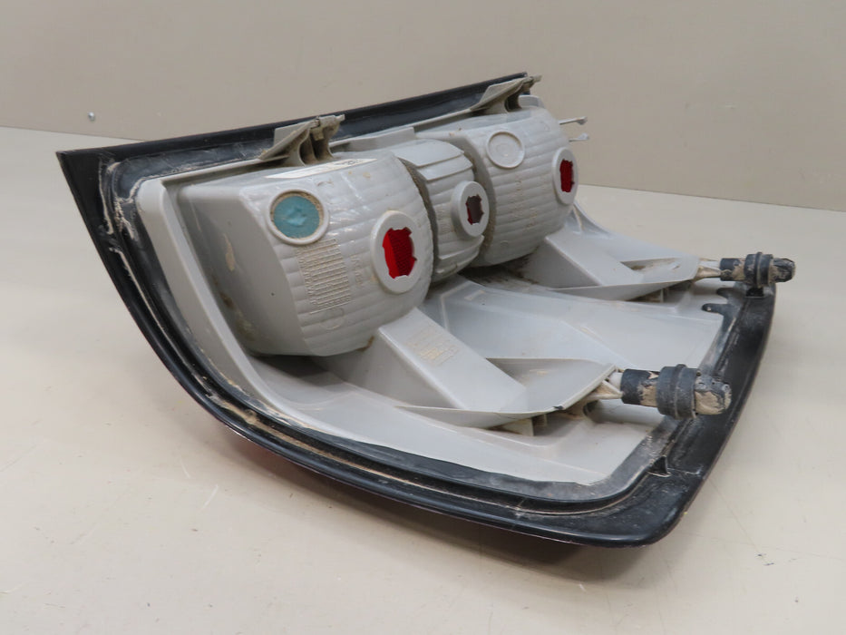 2014 2015 CHEVROLET SILVERADO 1500 REAR RIGHT PASSENGER SIDE TAIL LIGHT OEM