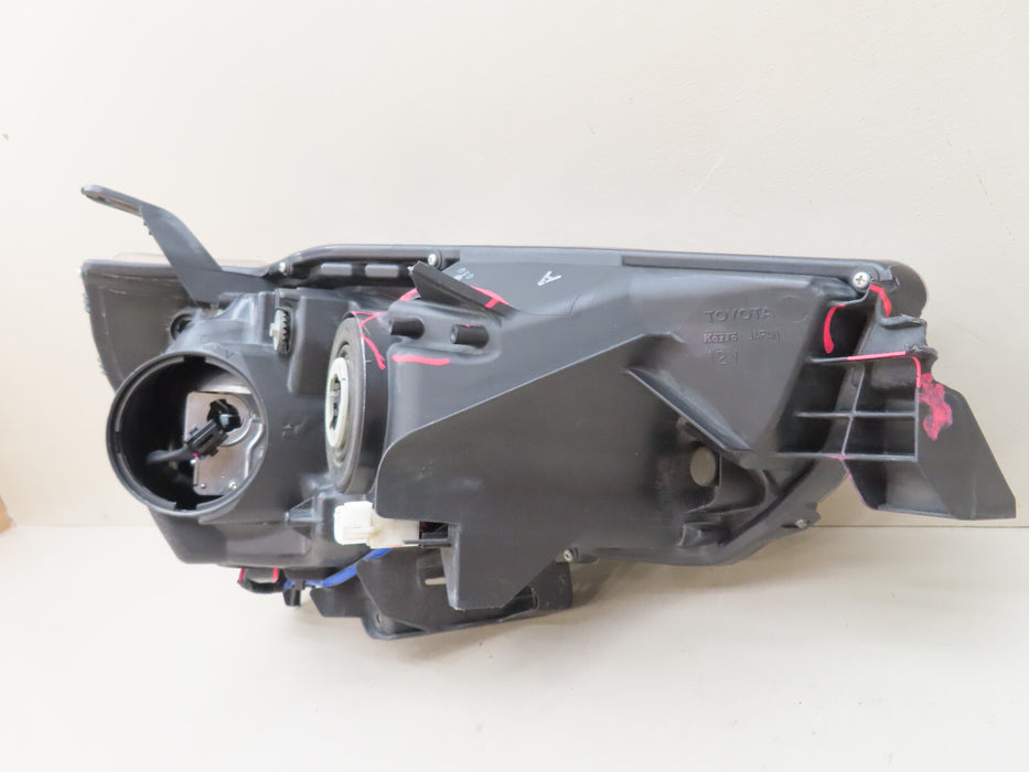 2014-2020 TOYOTA 4RUNNER FRONT LEFT DRIVER SIDE HEADLIGHT HALOGEN OEM