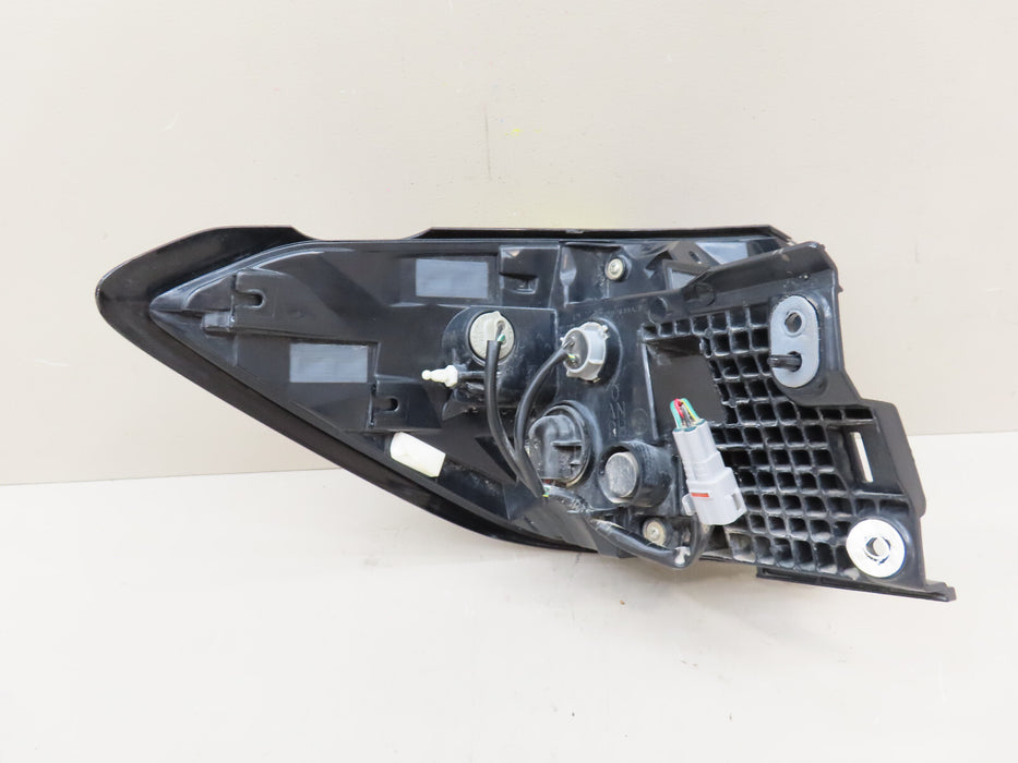 2020-2024 SUBARU OUTBACK REAR RIGHT PASSENGER OUTER SIDE TAIL LIGHT OEM