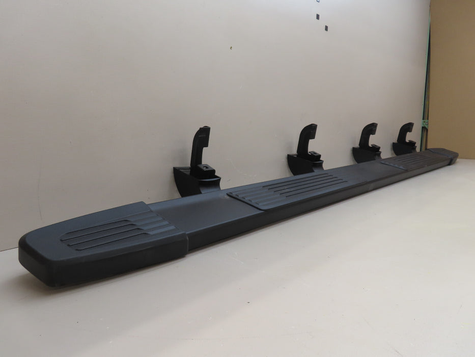 2019-2024 CHEVROLET/GMC SILVERADO SIERRA 1500 RIGHT PASSENGER RUNNING BOARD OEM