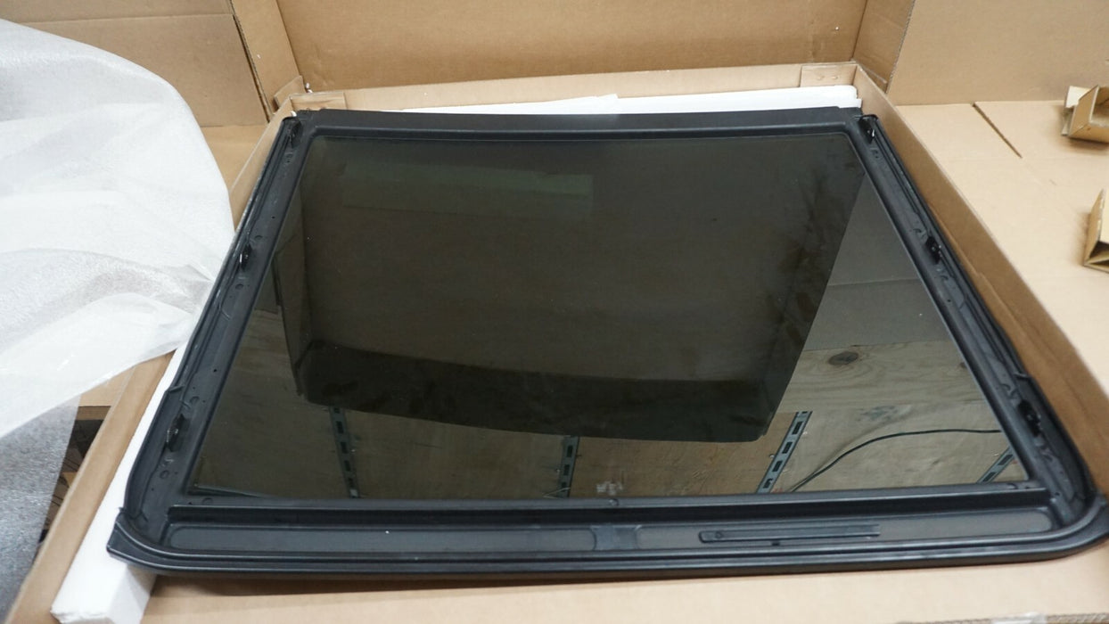 2011-2018 PORSCHE CAYENNE REAR PANORAMIC SUNROOF MOONROOF WINDOW GLASS OEM