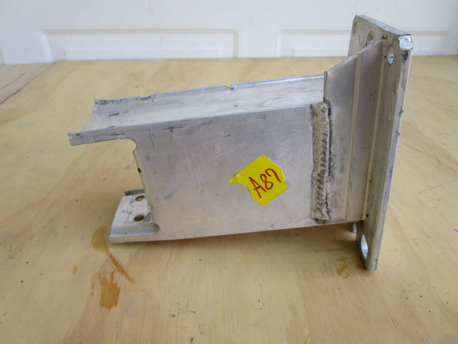 2009 AUDI A4 A5 S5 DRIVER SIDE BRACKET 8KO-807-133C OEM