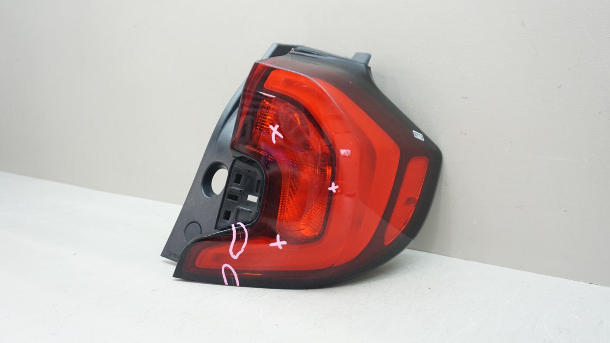 2018-2021 GMC TERRAIN RIGHT PASSENGER SIDE TAIL LIGHT OEM 84379498