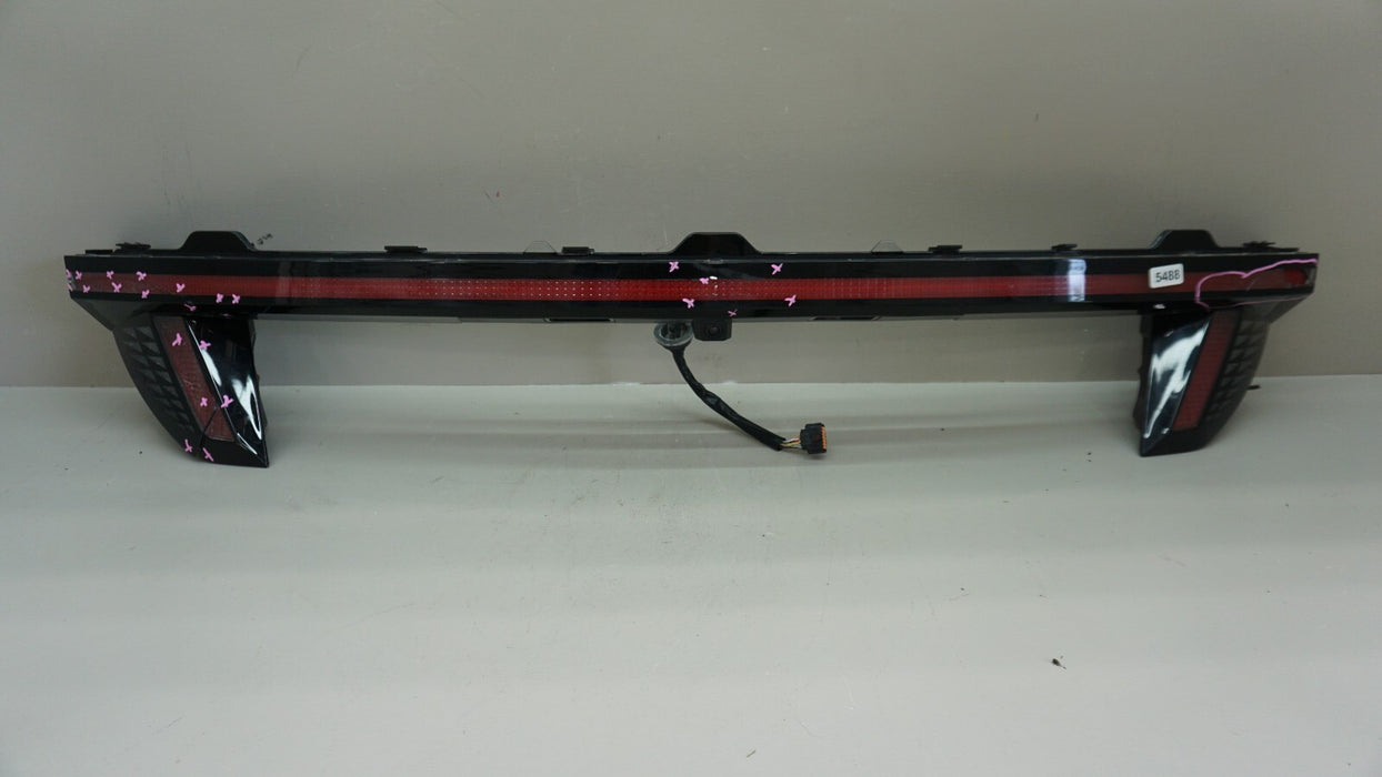 2022-2023 HYUNDAI TUCSON REAR CENTER TAIL LIGHT LAMP LED W/ CAMERA OEM 92403-CW