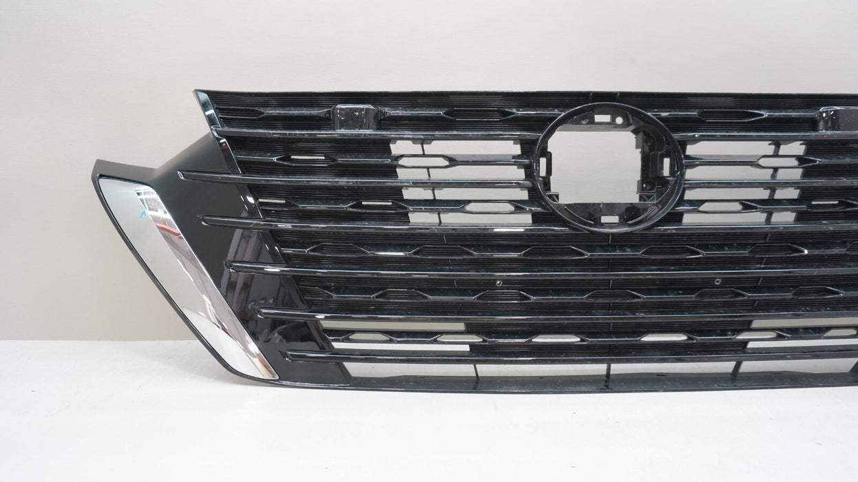 2024-2025 NISSAN SENTRA FRONT BUMPER RADIATOR GRILLE OEM 6220A6LY0A