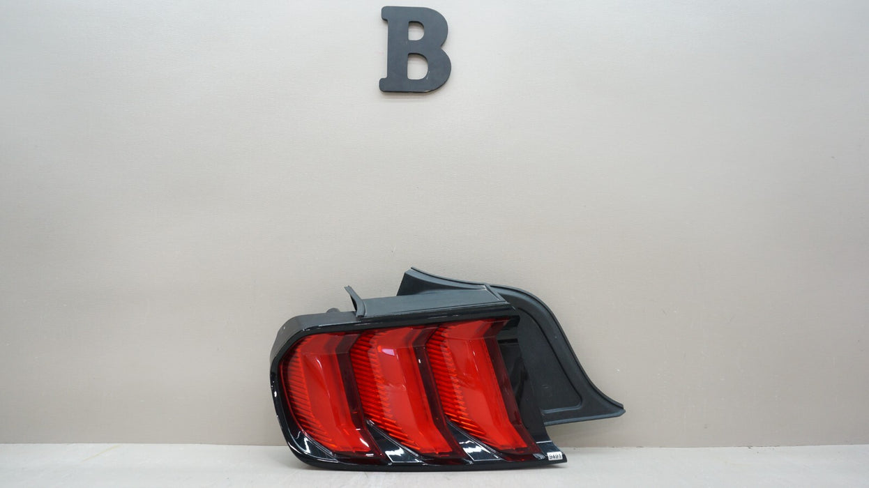 *MINT* 2018-2021 FORD MUSTANG REAR LEFT DRIVER SIDE LED TAIL LIGHT OEM