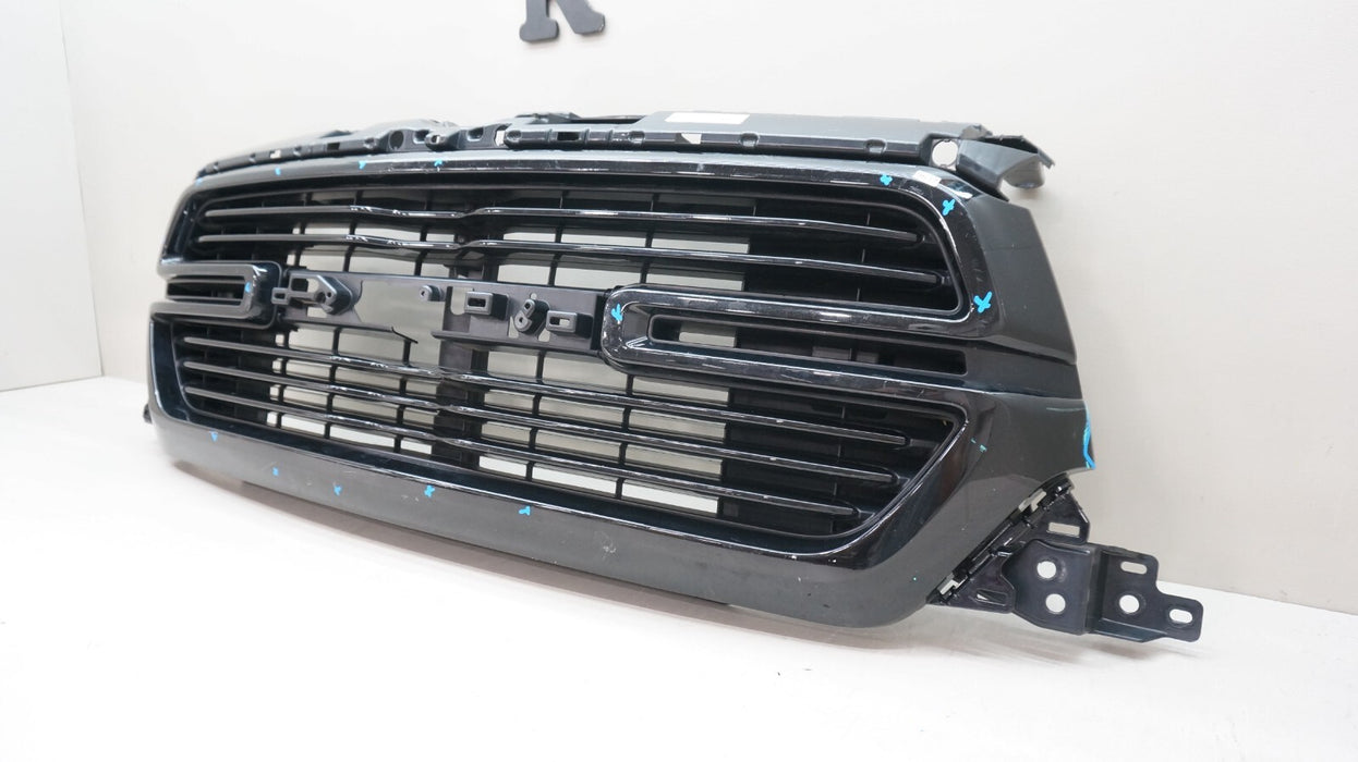 2019-2023 DODGE RAM 1500 FRONT UPPER RADIATOR GRILLE GRILL OEM 68366528A