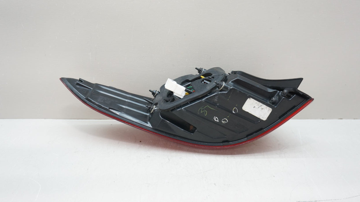 2015-2017 HYUNDAI SONATA REAR LEFT DRIVER SIDE OUTER TAIL LIGHT OEM 92402-C2100