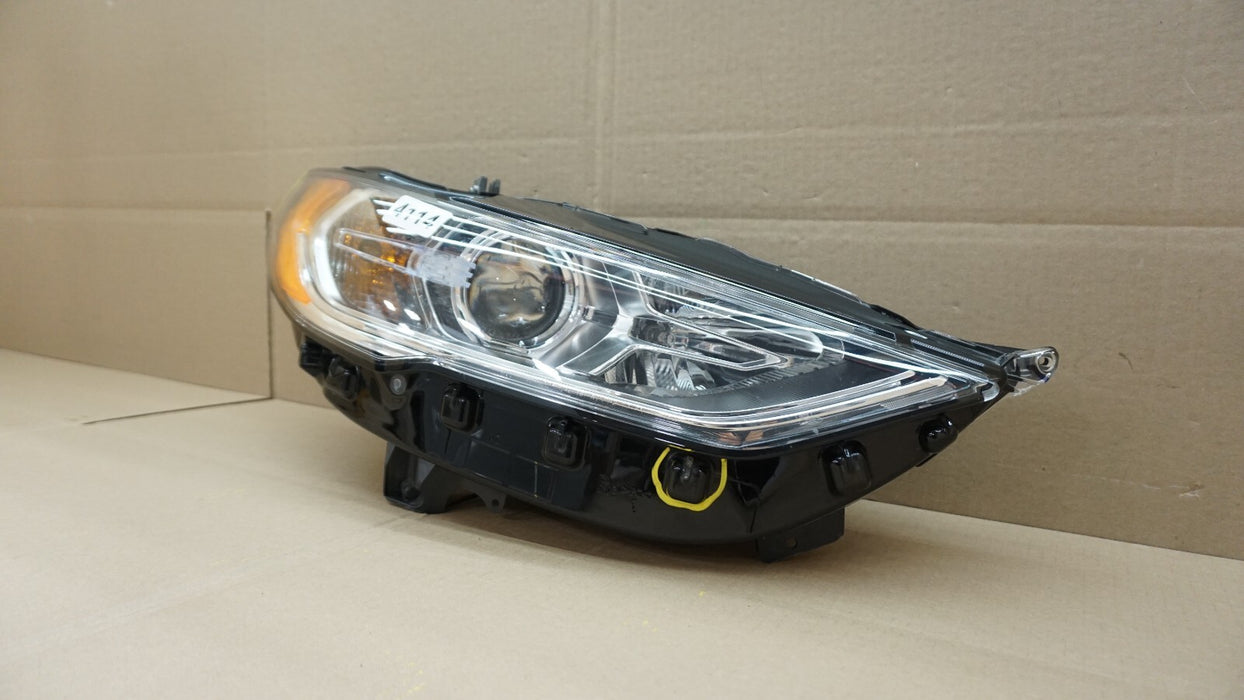 2017-2020 FORD FUSION FRONT RIGHT PASSENGER SIDE HEADLIGHT HALOGEN OEM