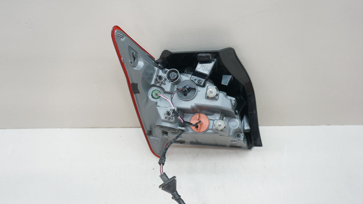 2021-2025 HYUNDAI ELANTRA REAR RIGHT PASSENGER SIDE TAIL LIGHT OEM 92402AA120