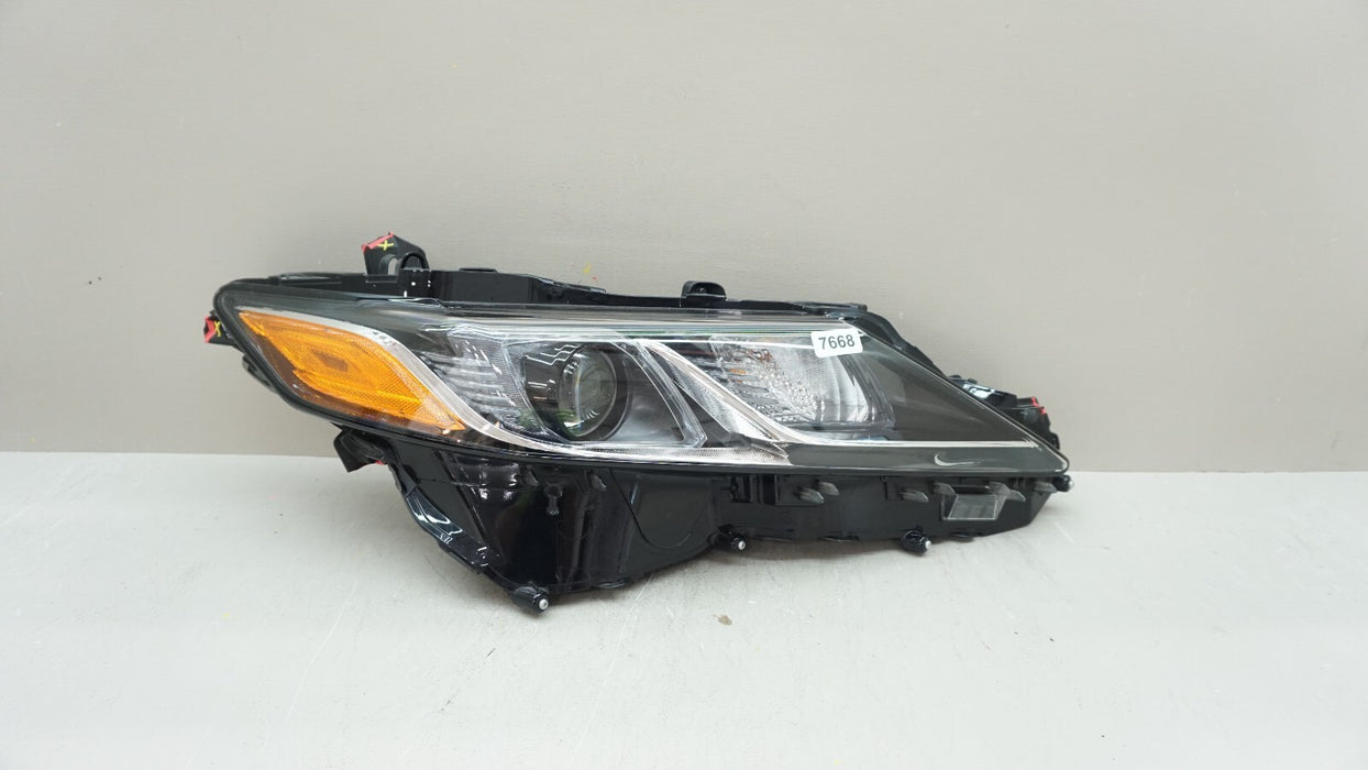 2018-2021 TOYOTA CAMRY FRONT RH RIGHT PASSENGER SIDE HALOGEN HEADLIGHT OEM