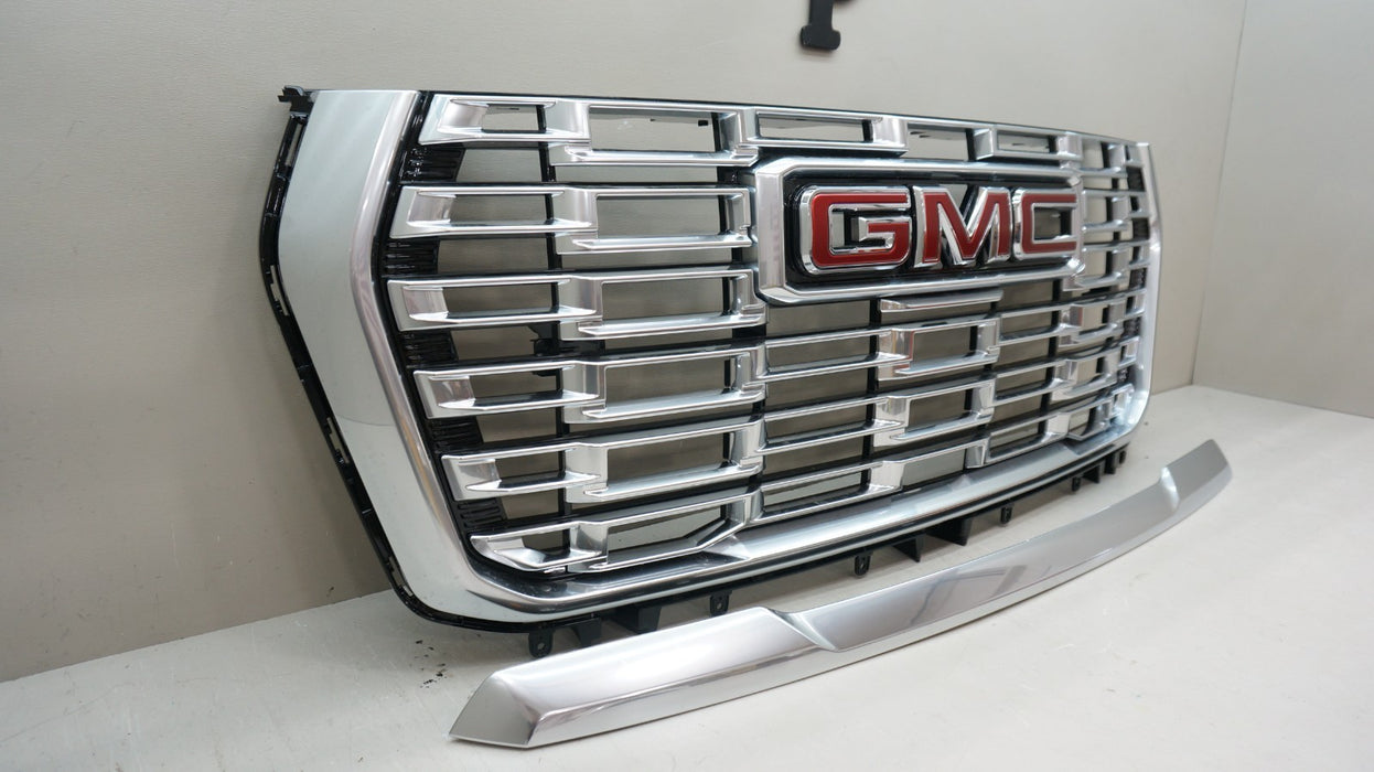 *NEW* 2025 GMC YUKON DENALI FRONT RADIATOR GRILLE AND HOOD TRIM OEM 84956262