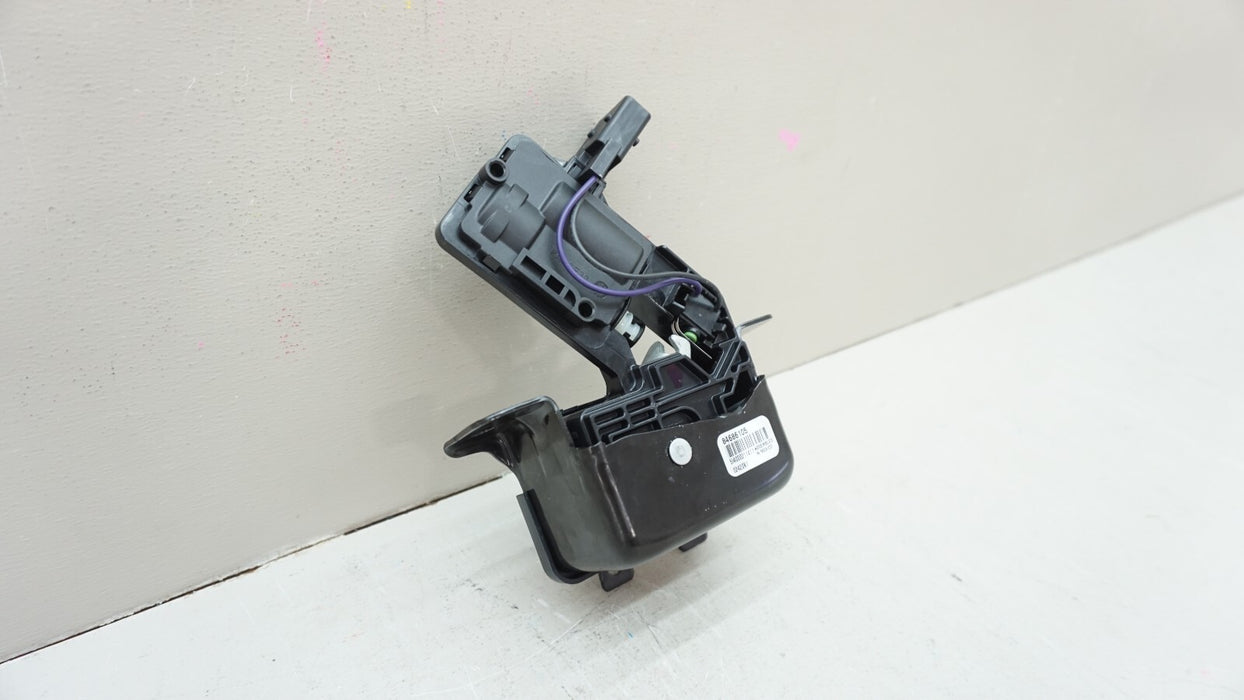 2015-2021 GM ESCALADE SUBURBAN TAHOE YUKON TAILGATE WINDOW LATCH OEM 84686105
