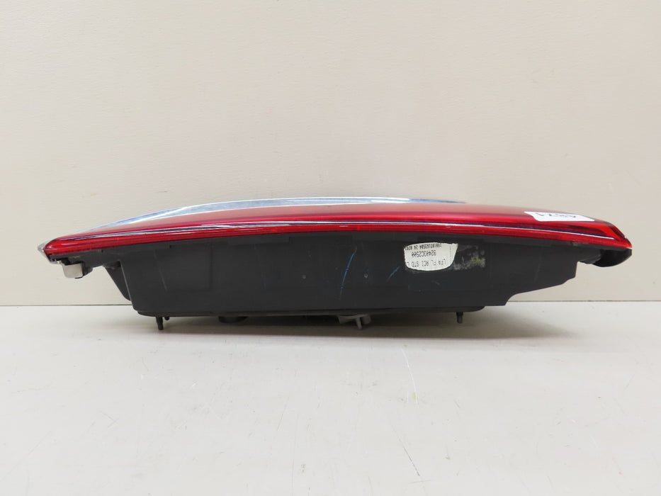2018-2019 HYUNDAI SONATA REAR RIGHT PASSENGER INNER TAIL LIGHT OEM 92403C2500