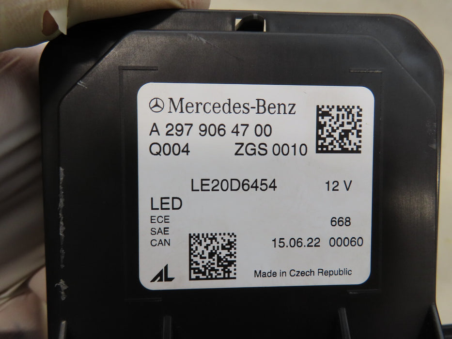 2022 2023 MERCEDES-BENZ EQS 580 FRONT CENTER LIGH BAR LED OEM