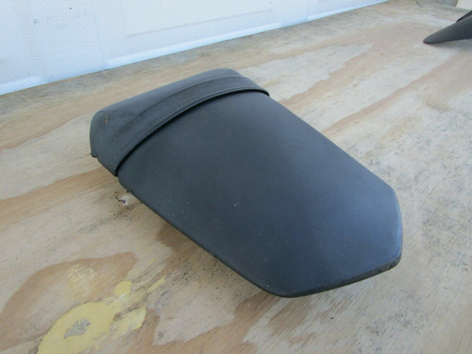 2004 2005 2006 YAMAHA YZF-R1 REAR BACK PASSENGER LEATHER SEAT CUSHION PAD OEM