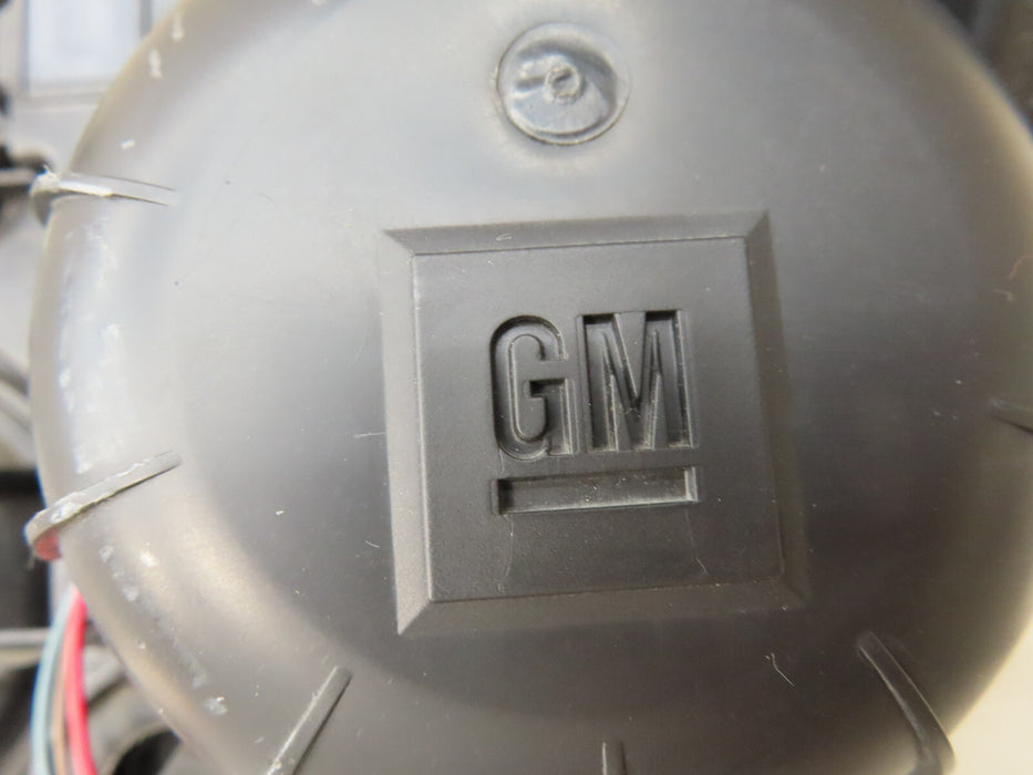 2016 2017 CHEVROLET EQUINOX FRONT RIGHT PASSENGER HEADLIGHT HALOGEN OEM