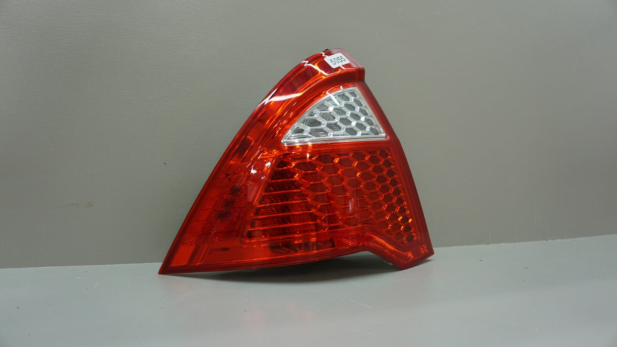 2010-2012 FORD FUSION LEFT DRIVER SIDE TAIL LIGHT 10 11 13