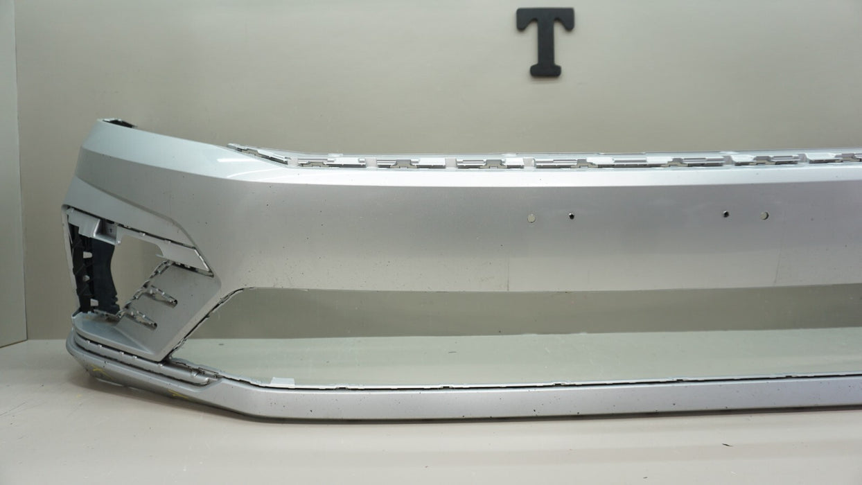 2015-2018 VOLKSWAGEN JETTA GLI FRONT BUMPER COVER 561.807.221.E OEM 15 16 17 18