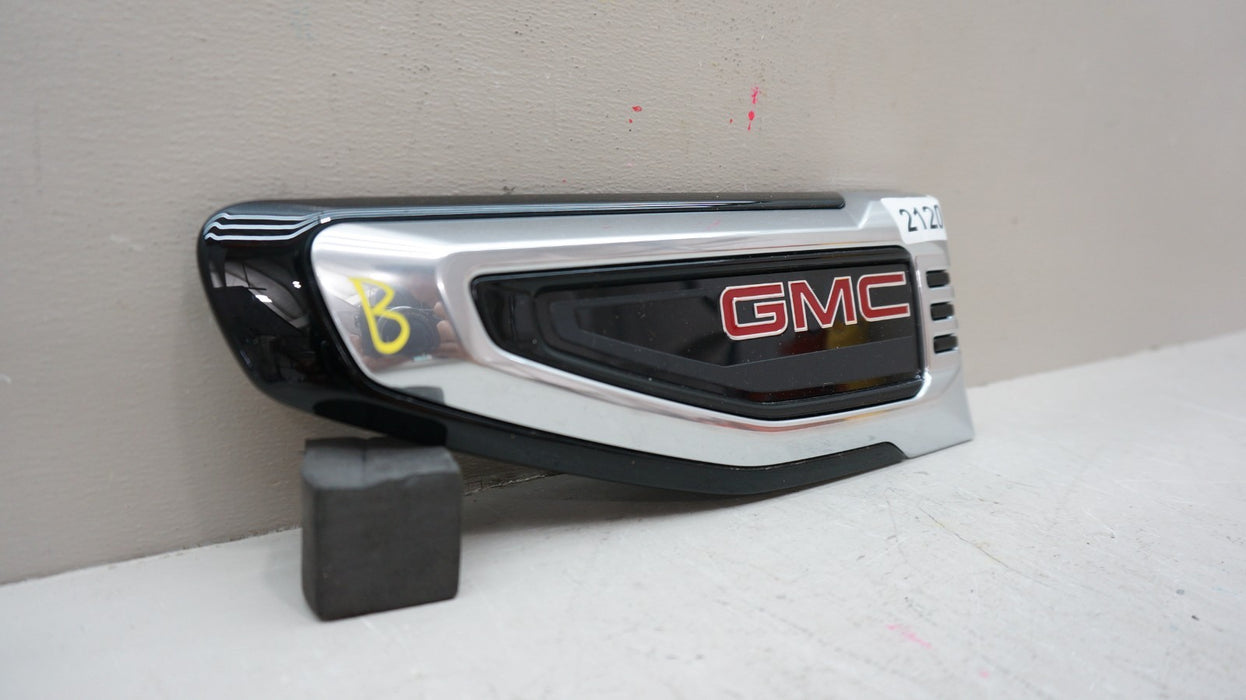 2025-2026 GMC YUKON FRONT LEFT DRIVER SIDE FENDER EMBLEM BADGE OEM