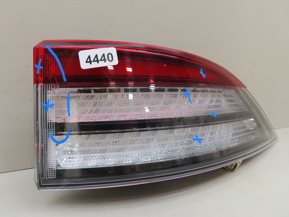 2020-2024 LINCOLN AVIATOR REAR RIGHT PASSENGER TAIL LIGHT OUTER OEM