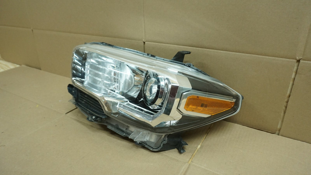 2016-2018 TOYOTA TACOMA LEFT DRIVER SIDE HEADLIGHT HALOGEN LAMP OEM 16 17 18
