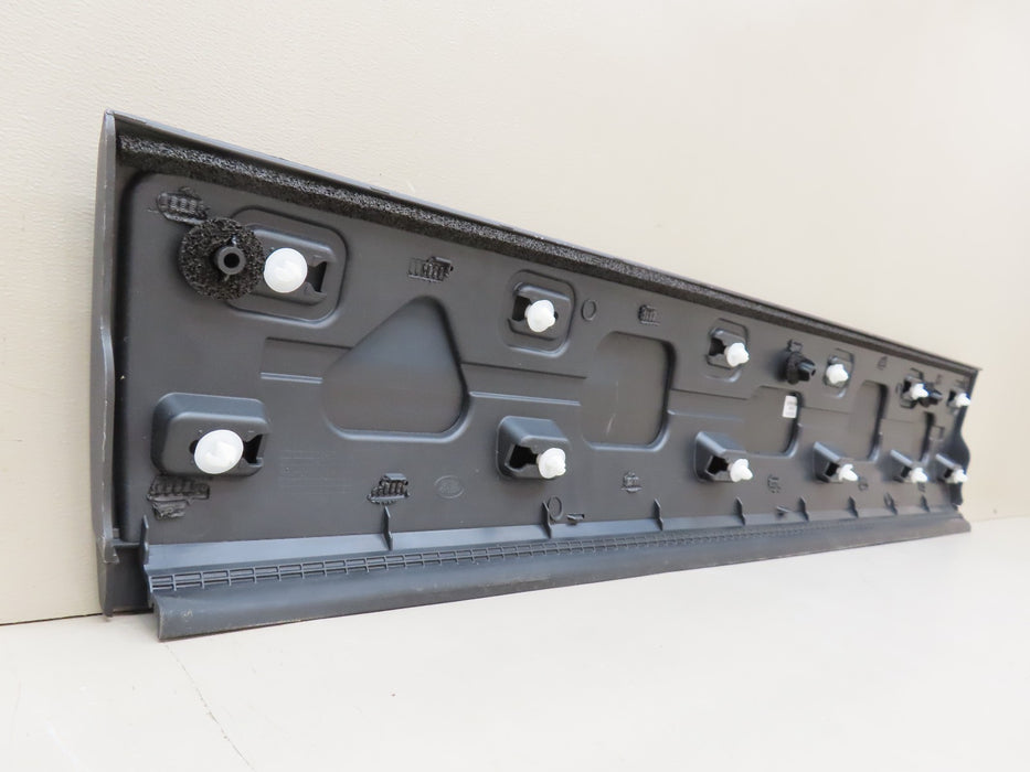 2012-2019 RANGE ROVER EVOQUE FRONT RIGHT PASSENGER LOWER DOOR MOLDING OEM