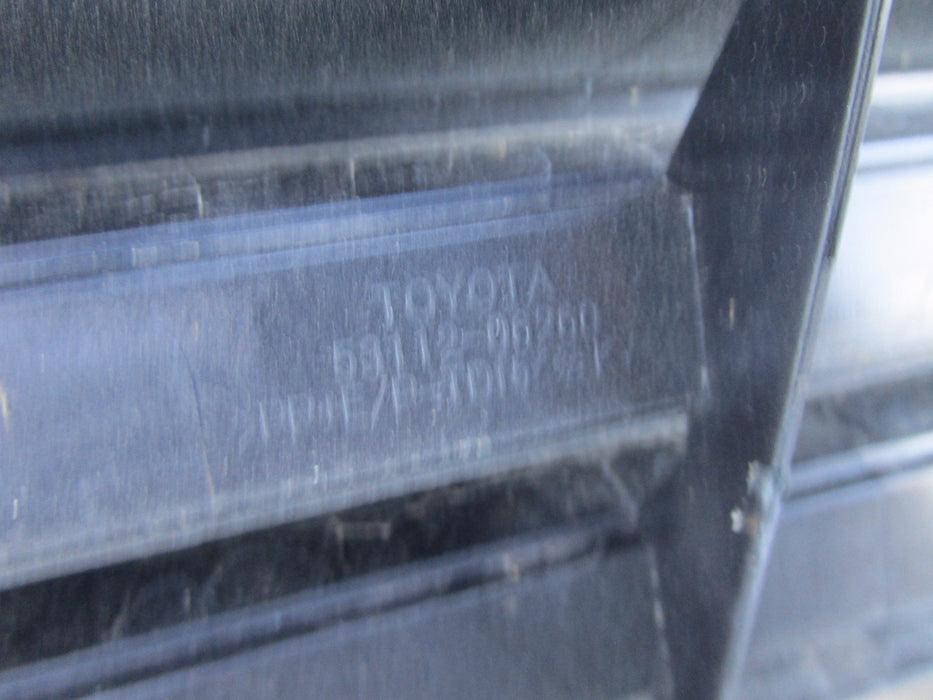 15 16 TOYOTA CAMRY FRONT GRILL GRILLE OEM