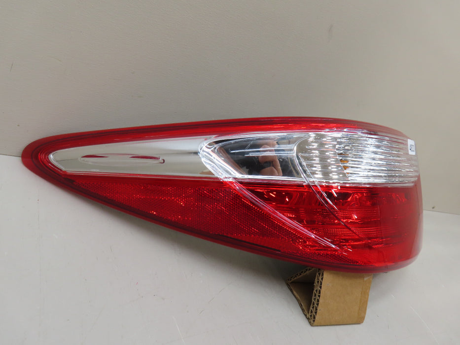 2015-2017 TOYOTA CAMRY REAR LEFT DRIVER SIDE OUTER TAIL LIGHT HALOGEN LAMP