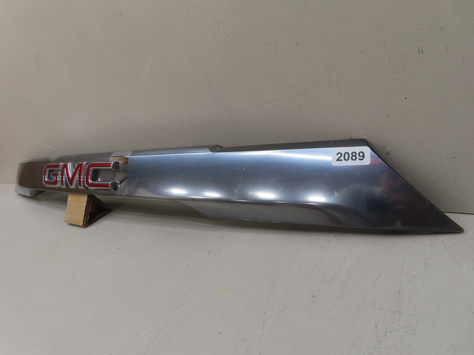 2017 2018 2019 GMC ACADIA REAR TRUNK LIFTGATE MOLDING OEM 84753487