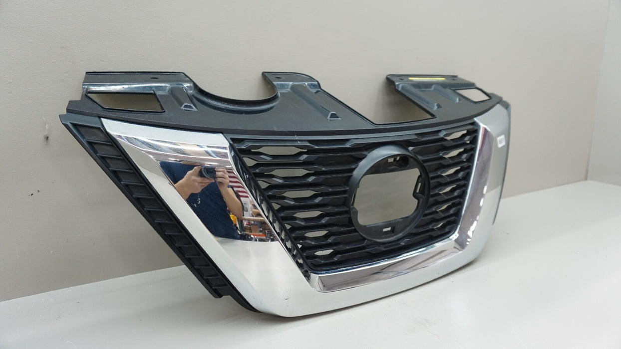 2017-2019 NISSAN ROGUE FRONT BUMPER UPPER CENTER GRILLE OEM