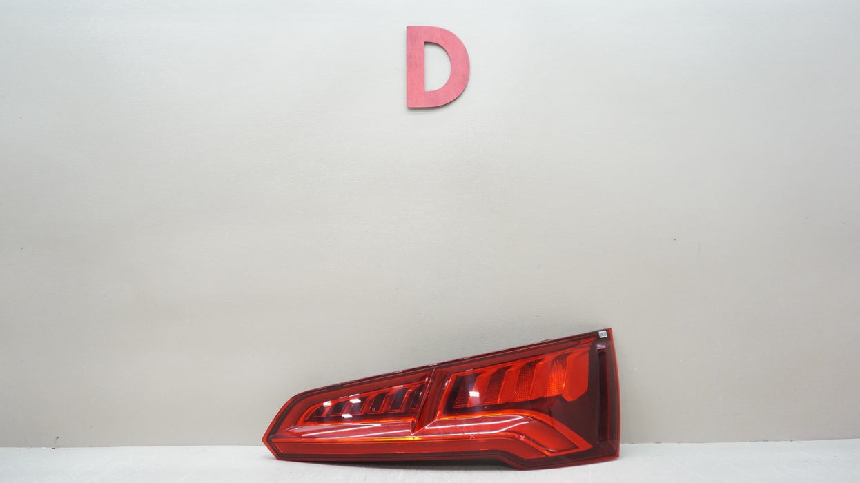 2018-2020 AUDI Q5 SQ5 REAR RIGHT PASSENGER SIDE LED TAIL LIGHT OEM
