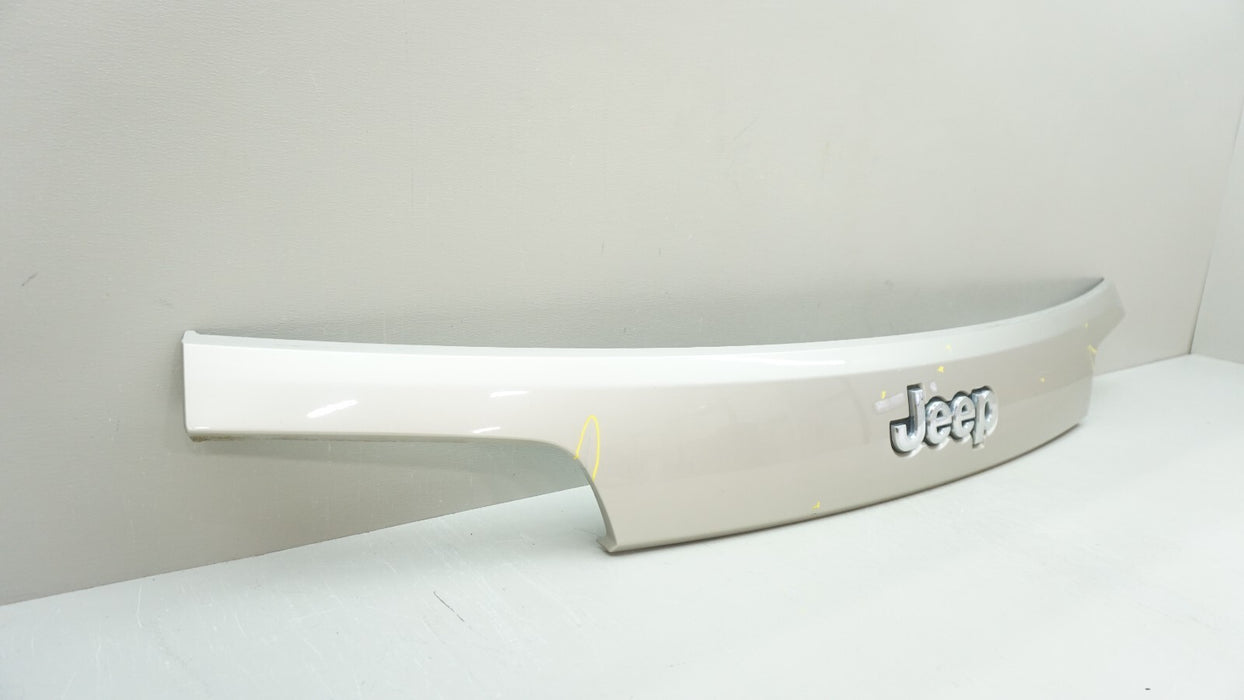 2014-2015 JEEP GRAND CHEROKEE REAR LICENSE PLAYE MOLDING TRIM OEM 1WD54TRMAC