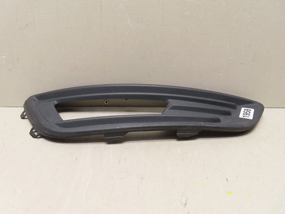 2014-2018 FORD FOCUS  MK3 FRONT RIGHT PASSENGER SIDE FOG LIGHT BEZEL OEM