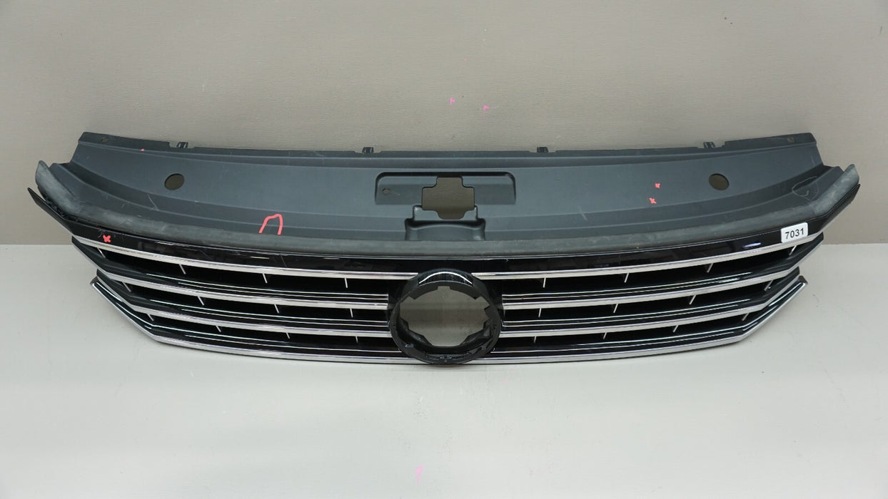 2016-2019 VOLKSWAGEN PASSAT FRONT UPPER MAIN GRILLE 516853653C OEM