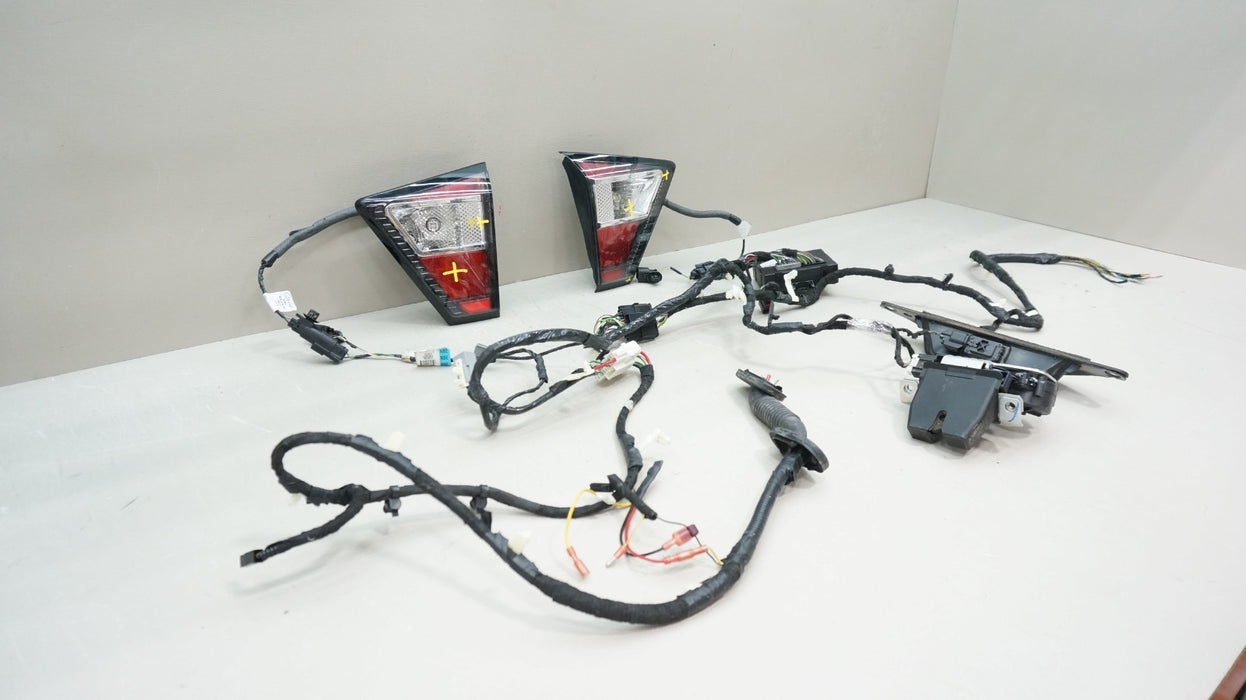 2017-2019 FORD ESCAPE REAR INNER TAIL LIGHTS WITH TRUNK HARNESS AND LATCH OEM