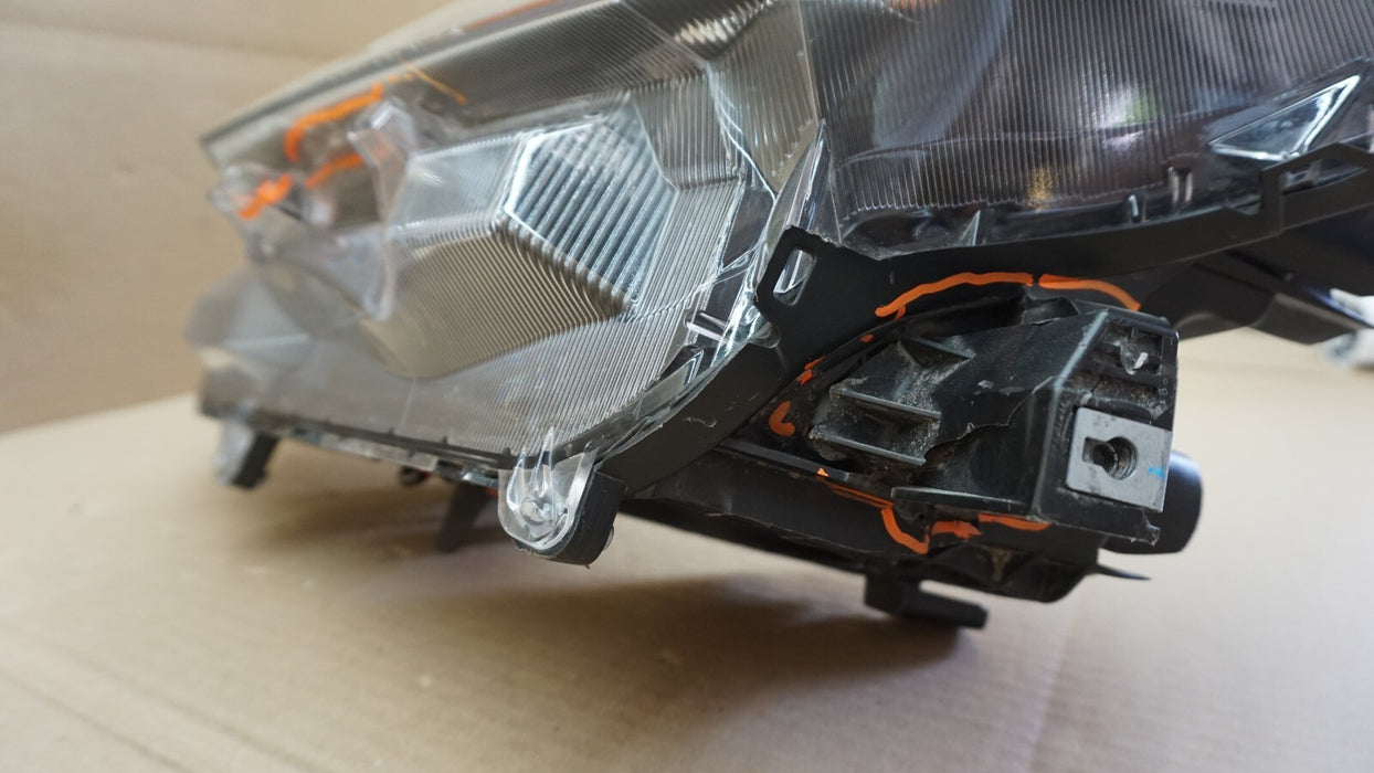 2017-2018 TOYOTA RAV-4 RAV4 FRONT DRIVER SIDE HEADLIGHT HEAD HALOGEN LAMP OEM