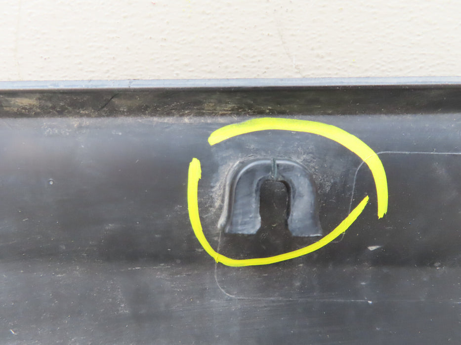 2019-2023 CHEVROLET EQUINOX FRONT RIGHT PASSENGER LOWER DOOR MOLDING OEM