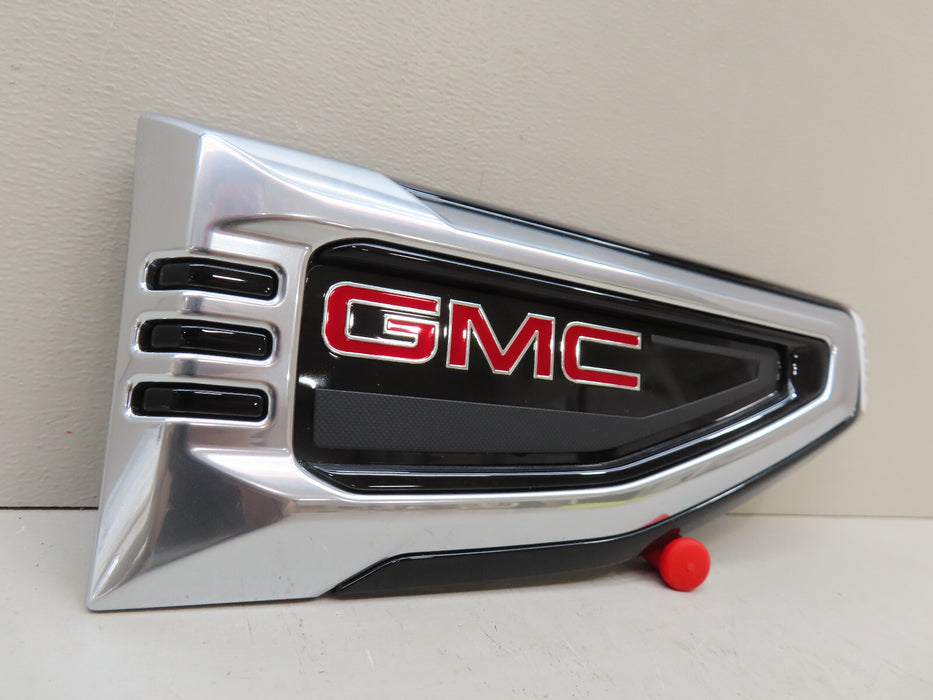 GMC FRONT RIGHT PASSENGER SIDE FENDER VENT OEM