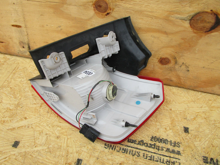 10 11 12 13 14 15 16 17 GMC TERRAIN LEFT REAR TAIL LIGHT TAIL LAMP OEM