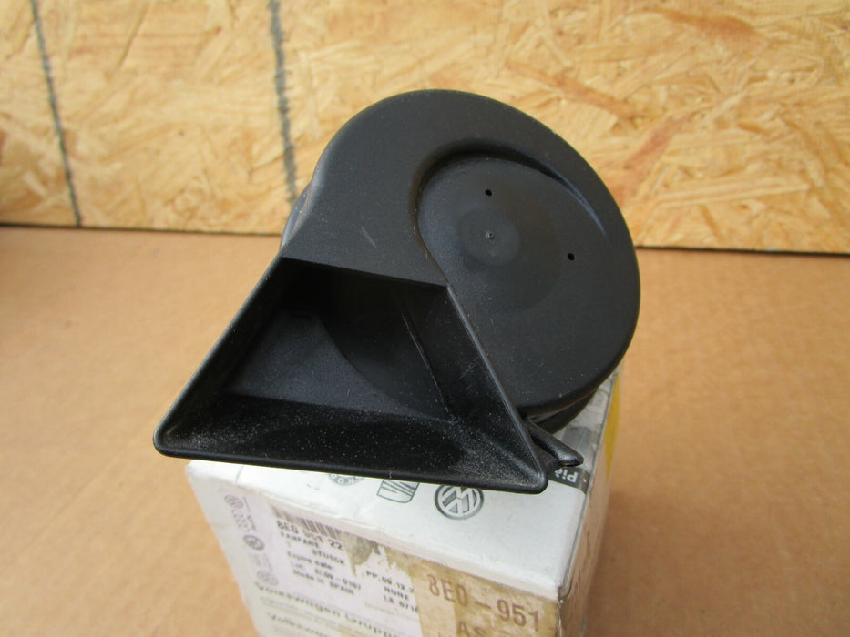 AUDI VOLKSWAGEN VW HORN 8E0951223C OEM