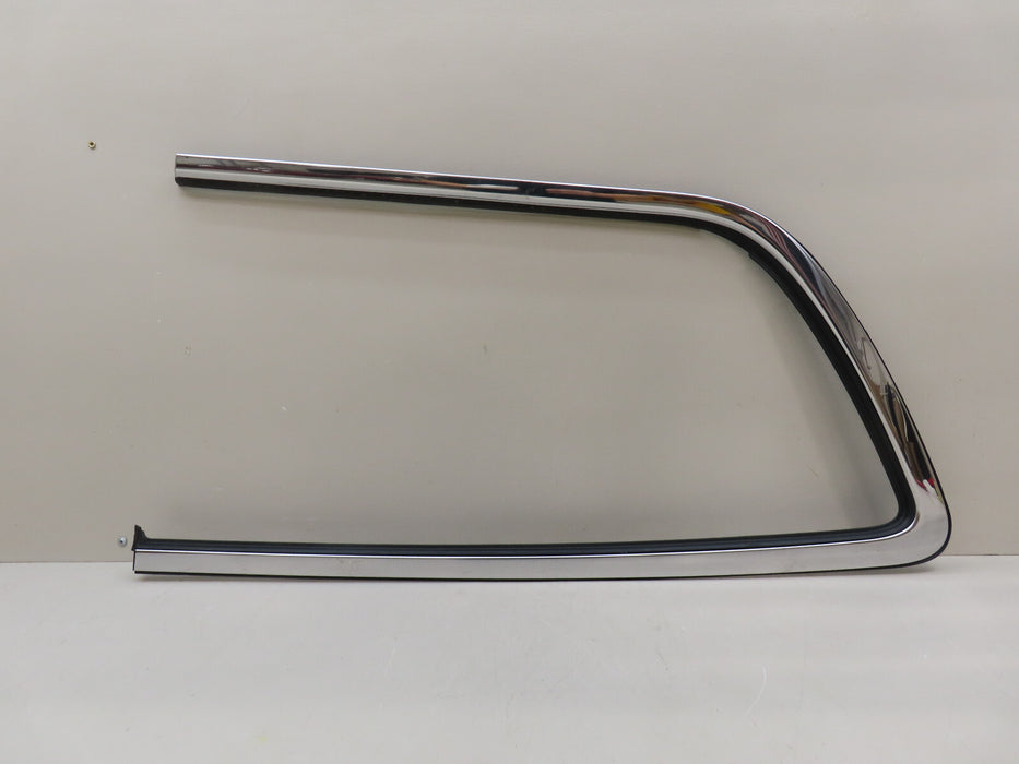 2020-2025 CHRYSLER PACIFICA, VOYAGER REAR RIGHT PASSENGER SIDE QUARTER TRIM OEM