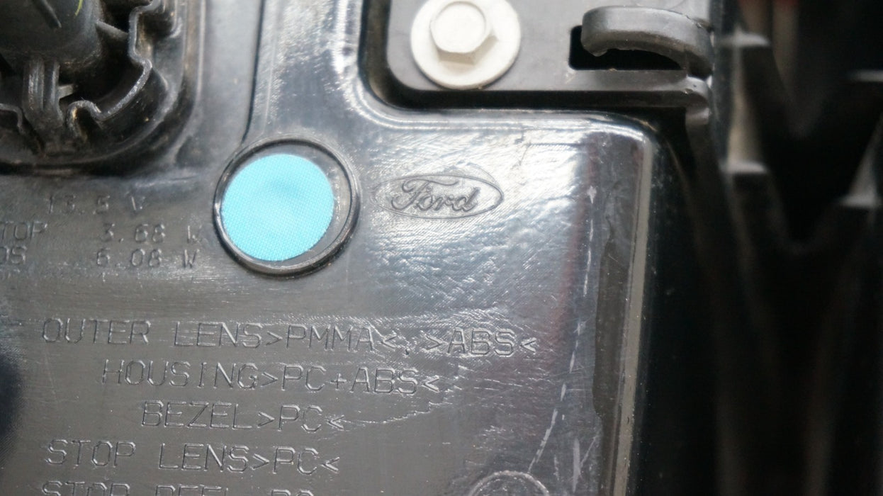 2016-2019 FORD EXPLORER REAR RIGHT PASSENGER SIDE TAIL LIGHT OEM