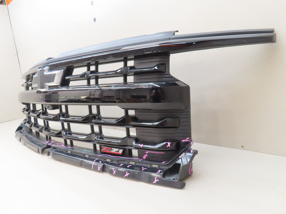2022 2023 CHEVROLET SILVERADO 1500 FRONT RADIATOR GRILL GRILLE W/CAMERA OEM