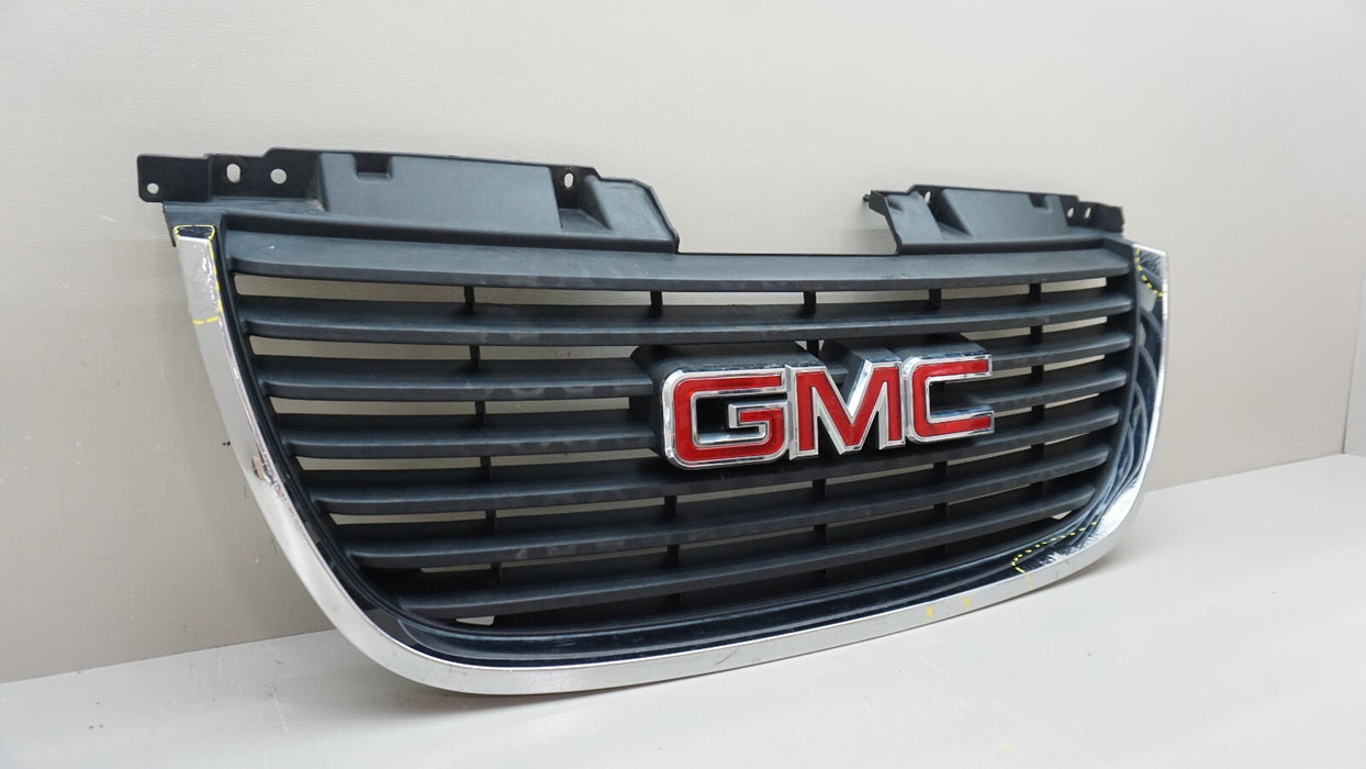 2007-2014 GMC YUKON FRONT UPPER GRILLE 25891151 OEM