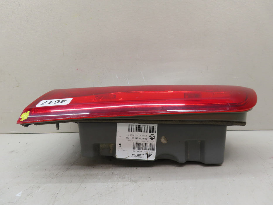 2014-2018 JEEP GRAND CHEROKEE REAR RIGHT PASSENGER INNER TAIL LIGHT OEM