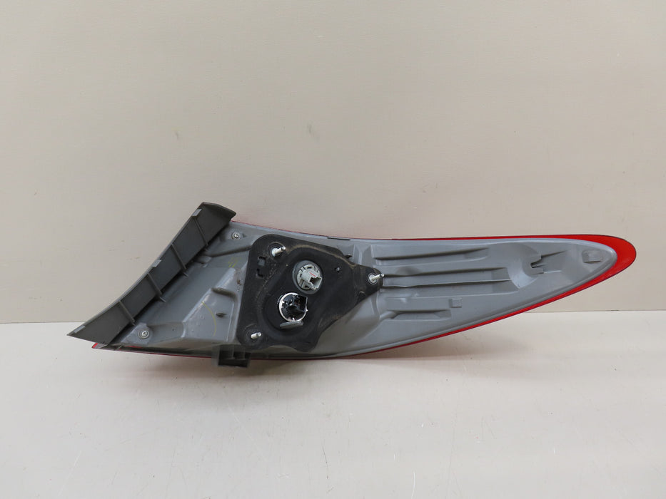 2015-2017 TOYOTA CAMRY REAR LEFT DRIVER SIDE OUTER TAIL LIGHT HALOGEN LAMP