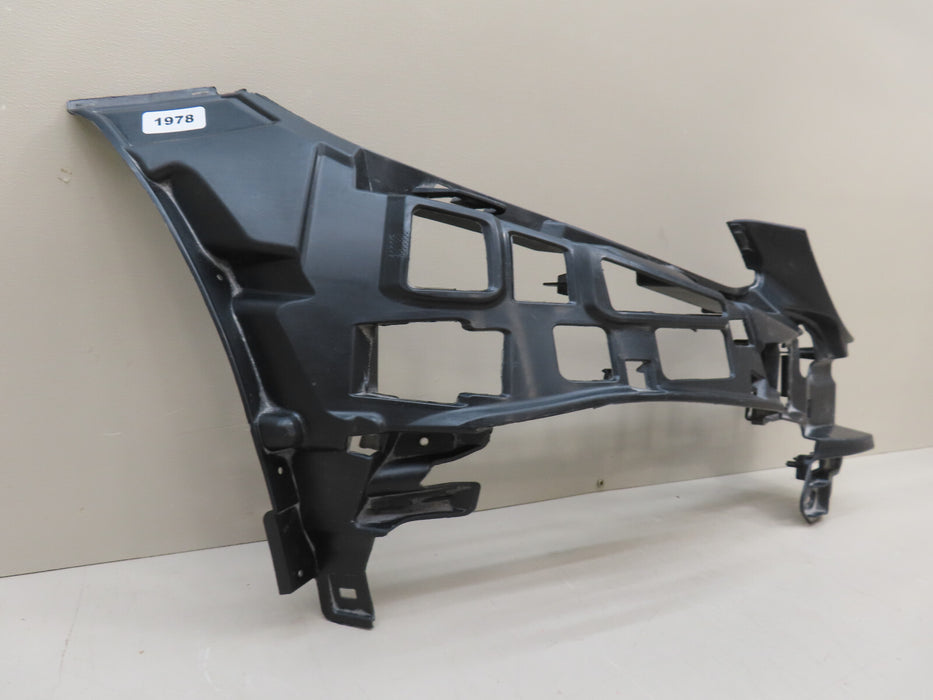 MERCEDES-BENZ C-CLASS FRONT BUMPER BRACKET OEM