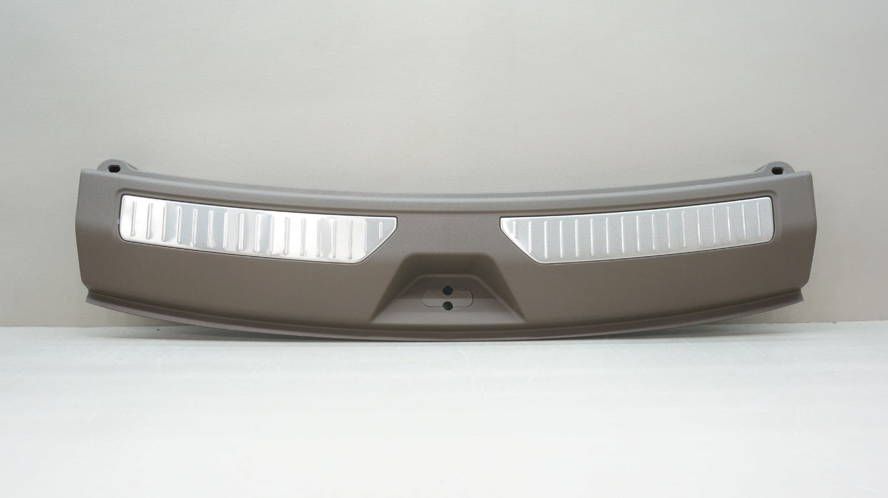 2021-2025 CHEVROLET SUBURBAN / TAHOE / YUKON REAR LIFTGATE SILL TRIM OEM *NEW*